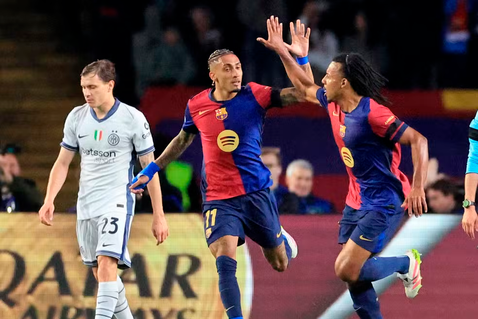 Jornais da Espanha se rendem a Raphinha em jogo da Champions: “Decisivo”