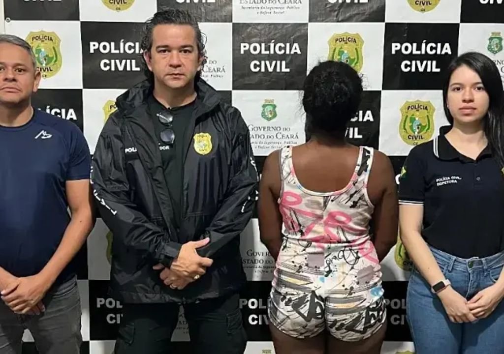Viatura da Polícia Civil durante investigação de homicídio em Ipu, no Ceará.