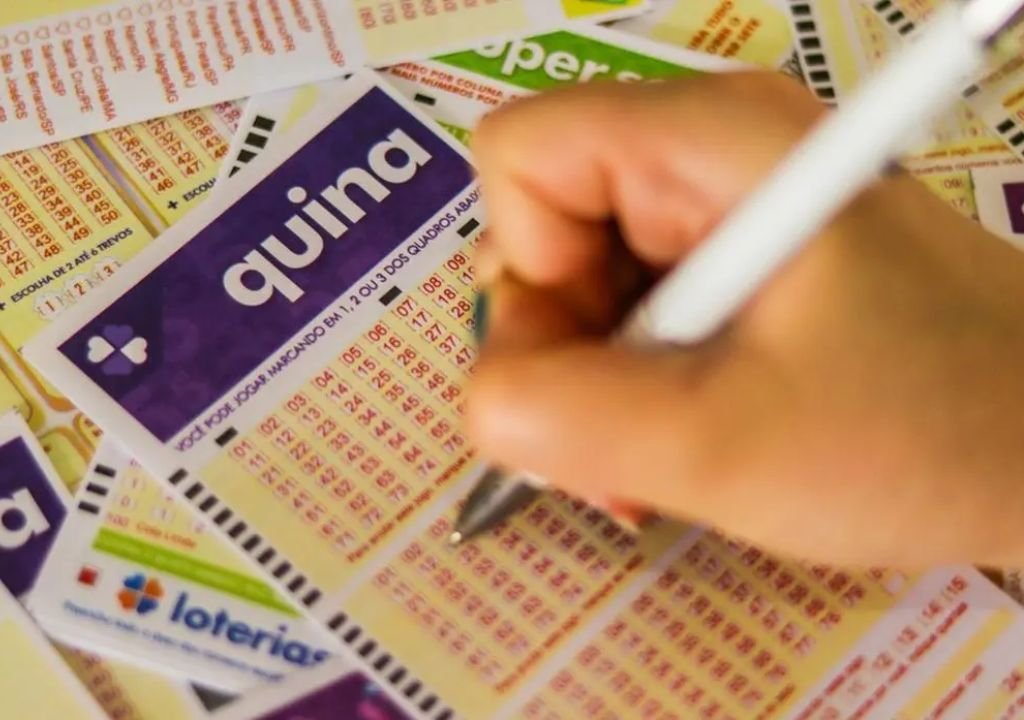 Bolinhas de sorteio da Quina, loteria da Caixa Econômica Federal, realizada de segunda a sábado