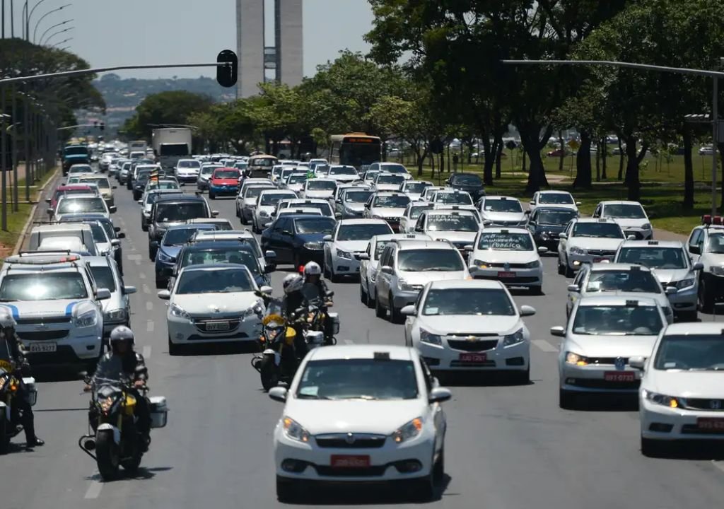 Crédito para carros de aplicativo tem limite elevado para R$ 200 mil