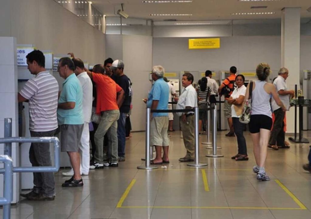 Bancários do Ceará realizam paralisação de 24 horas nesta quinta-feira (20)